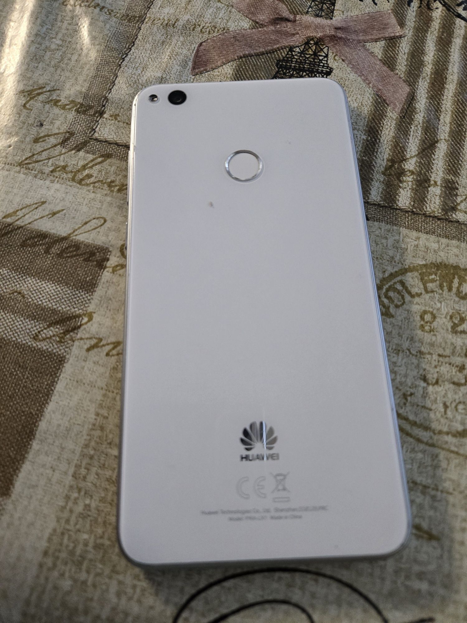 Телефон IPhone 6s