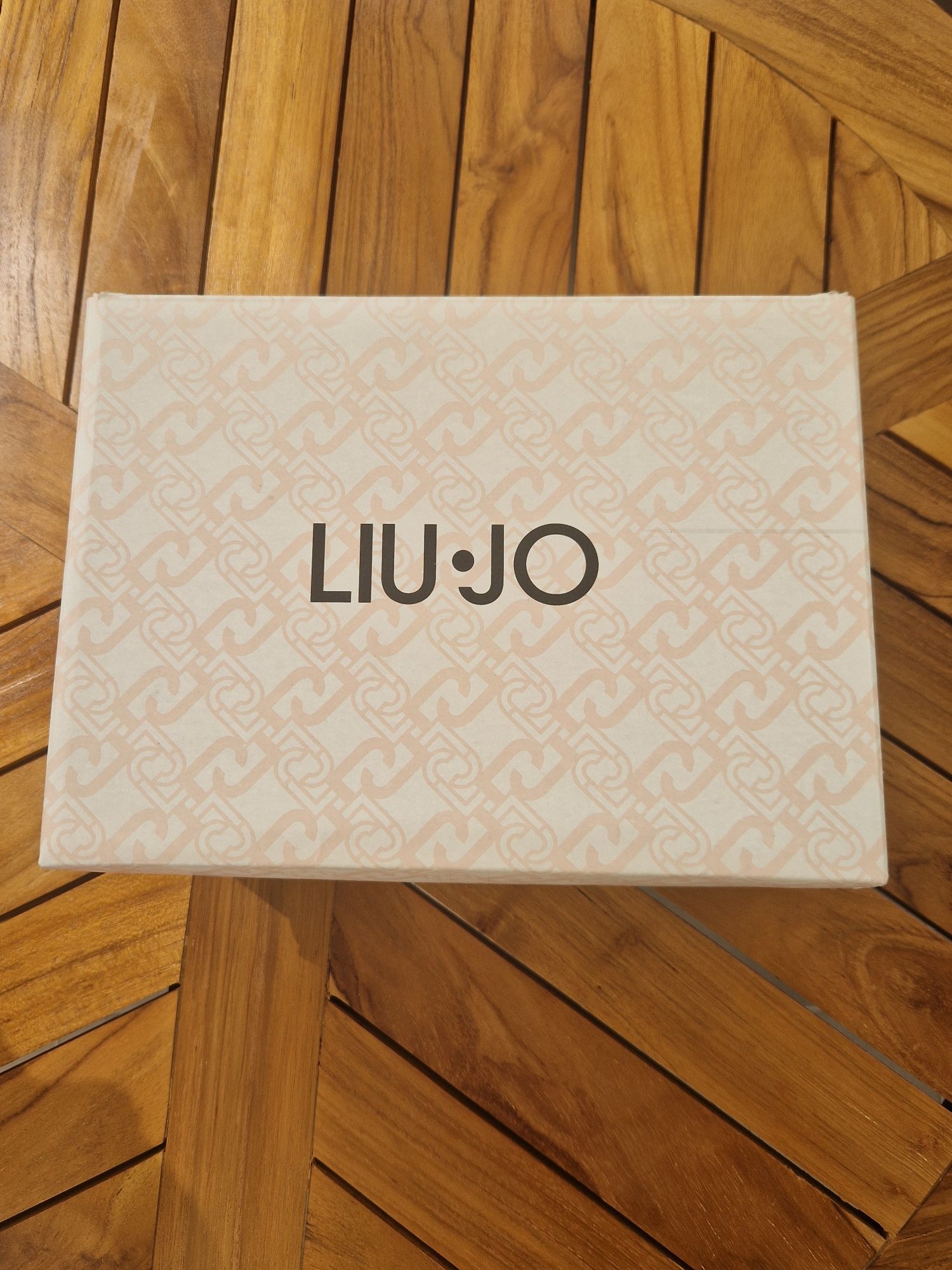 Сникърси  liu jo
