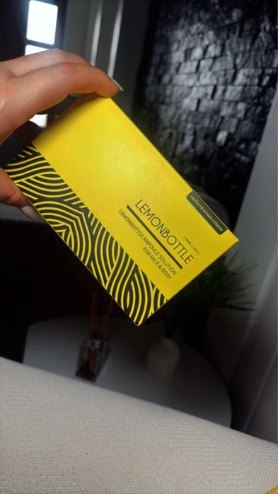 Augmentare buze cu acid hialuronic, lipoliza si epilare cu ceara