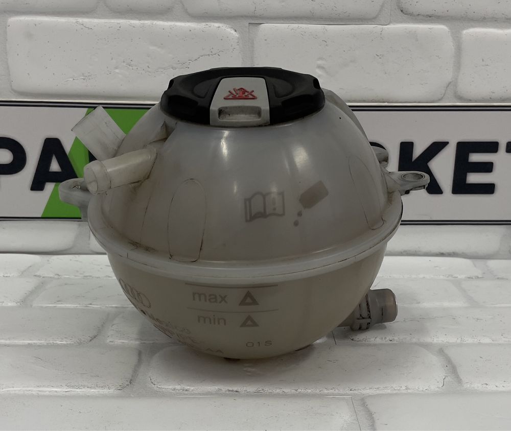 Казанче антифриз AUDI Q5 / SQ5 80A121405AA