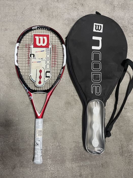 Vand racheta de tenis Wilson (noua)