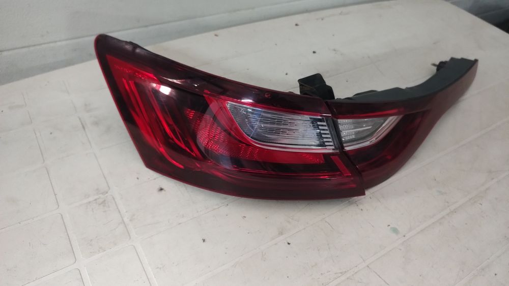 Lampa, stop stânga aripa Megan 4 cod 265558986R,