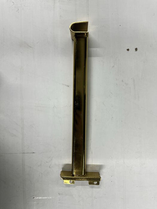 Veshalkalar sotiladi bu