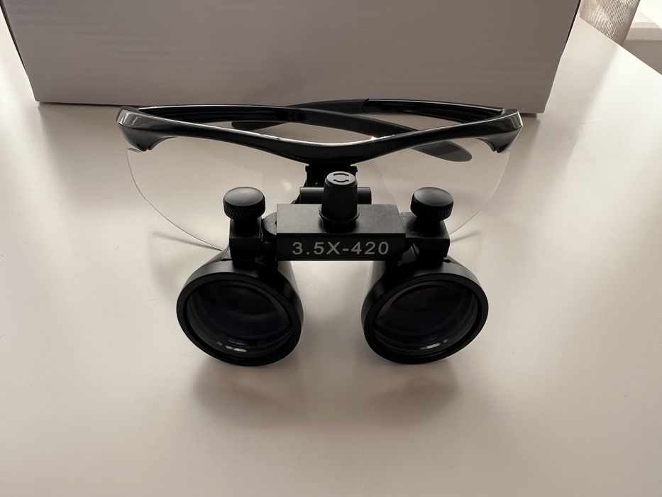 Дентални лупи 3.5х с LED светлина и батерия