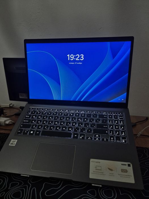 Ноутбук ASUS laptop