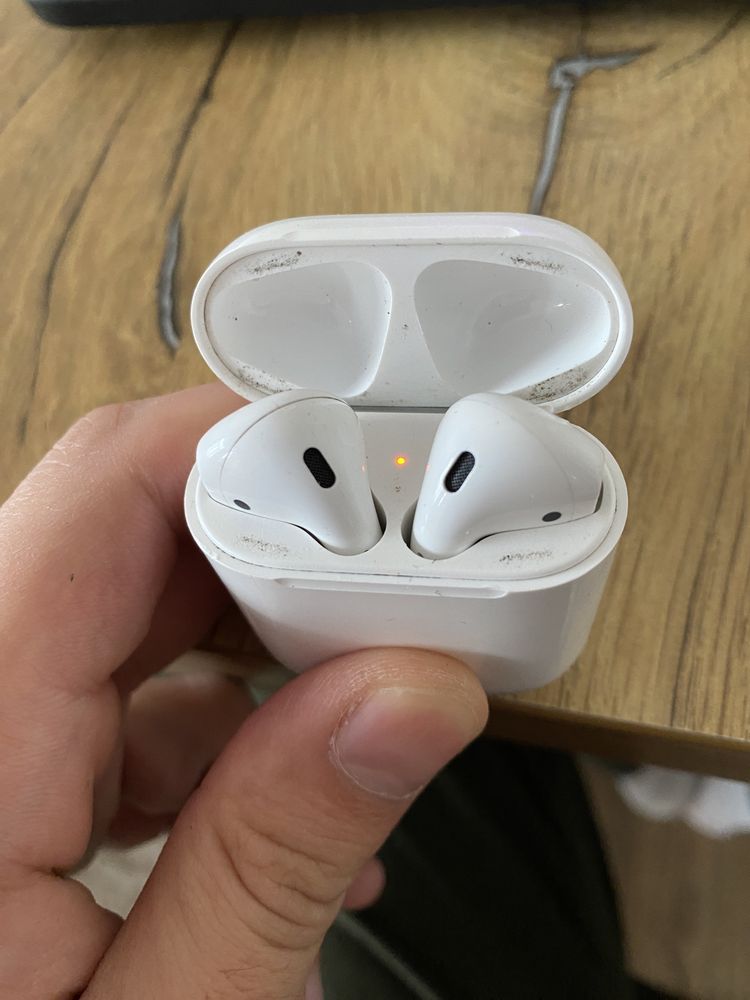 Apple AirPods 2