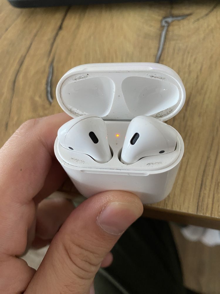 Apple AirPods 2