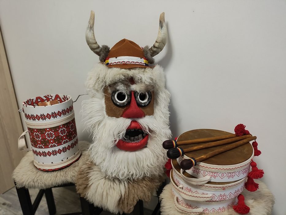 Capra anul nou, masca urs , măști, toba piele vita , buhai
