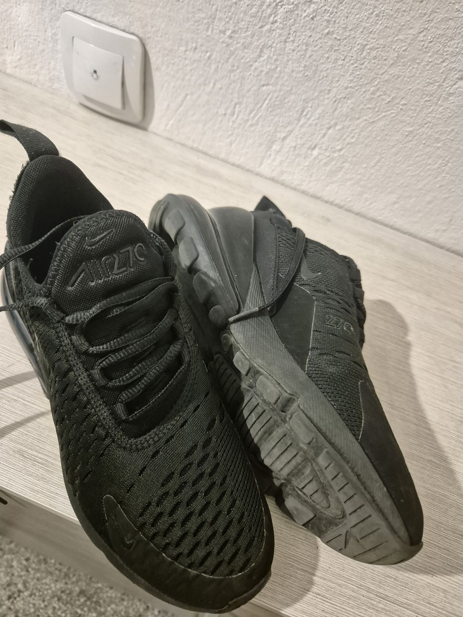 Маратонки Nike air max 270