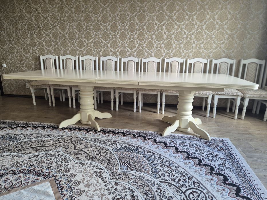 Продам гостинный стол