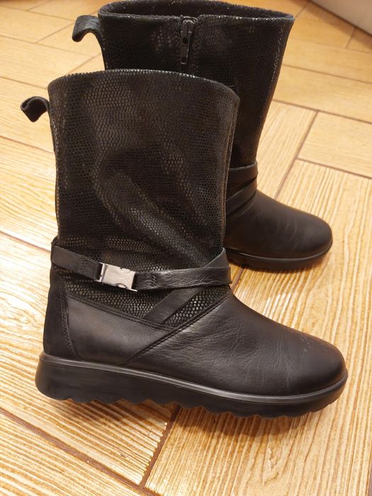 Cizme Ecco mărime 34. Piele naturala.