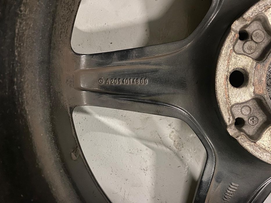 Jante originale Mercedes-Benz AMG 18" cu anvelope iarna Continenl