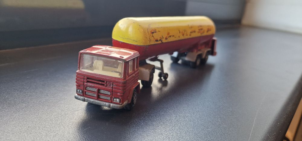 TIR Pegaso cu cisterna CAMPSA