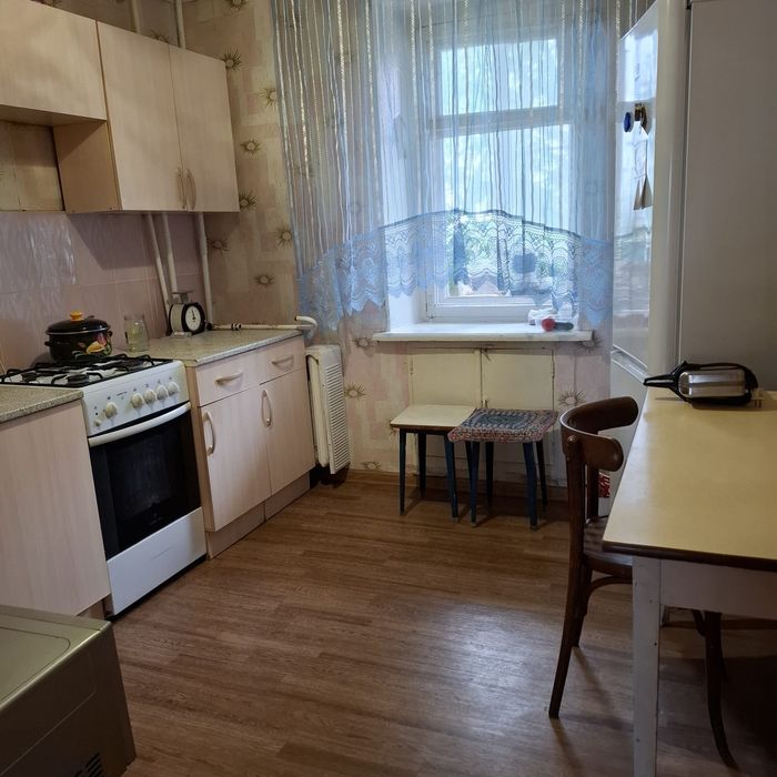 Продам 2 комнатную квартиру 19 мкр Вектор 18800