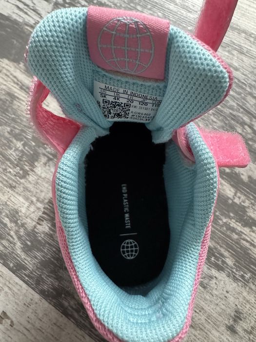 Vand adidasi marca ADIDAS
