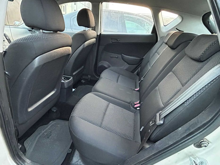 Hyundai i30 Edition 2010 – mașina perfectă pentru familie și navetă