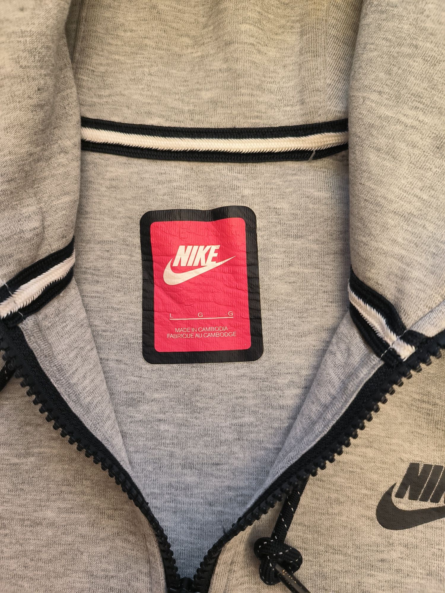 Суичър  Nike TECH FLEECE L