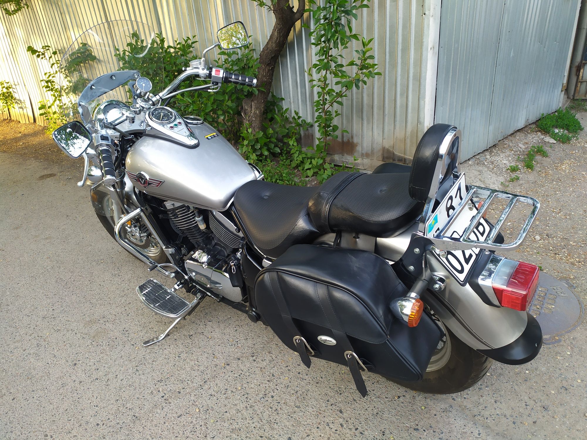 Продам мотоцикл Kawasaki Vulcan 800