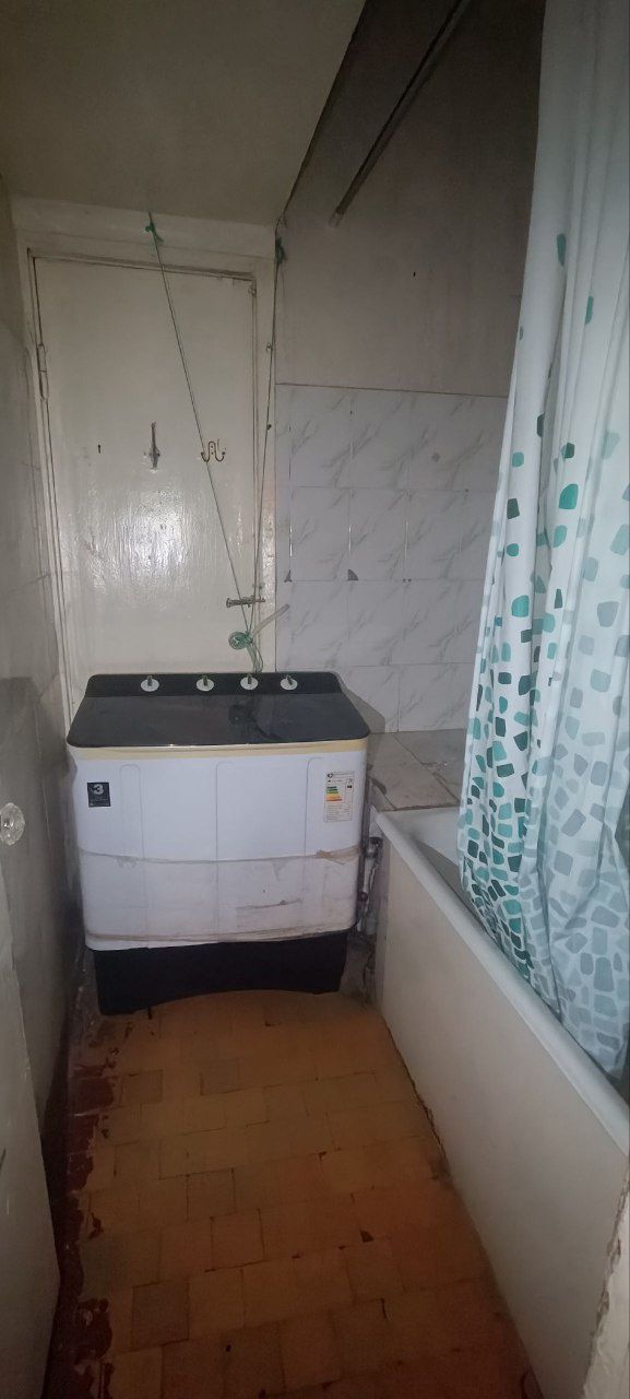 Ijaraga chilonzor 11 kvartal 2 xona 300$