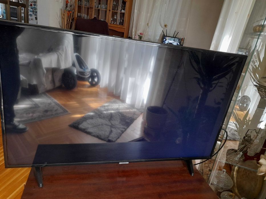85% по-евтин 43" Led Smart SAMSUNG не работи бутона за включване