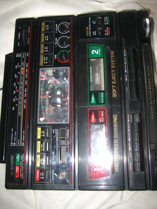 Кассетник магнитофон и радио - Рабочий Кассеты 2-ве и Радио Работает