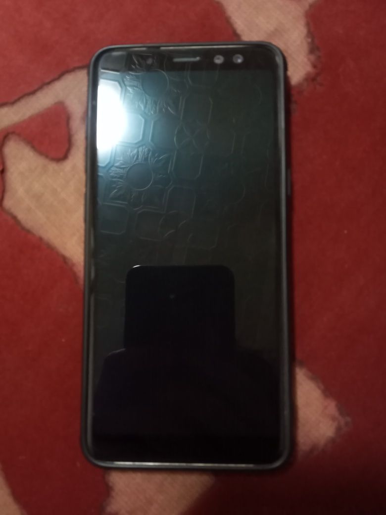 Samsung a8 2018 в отличном состоянии