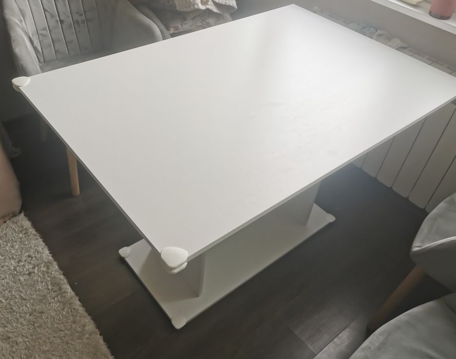 Трапезна маса бяла не разтегателна