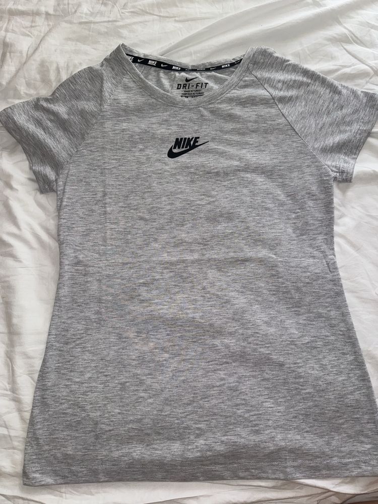 Дамски тениски Nike