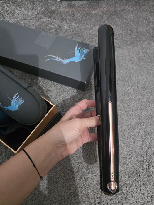 Vând placa de intins parul babyliss 9000RU, folosita putin