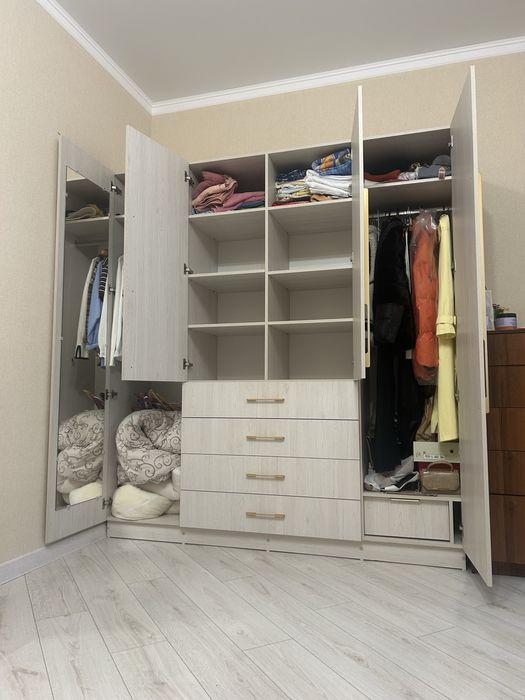 Шкаф платяной, белый