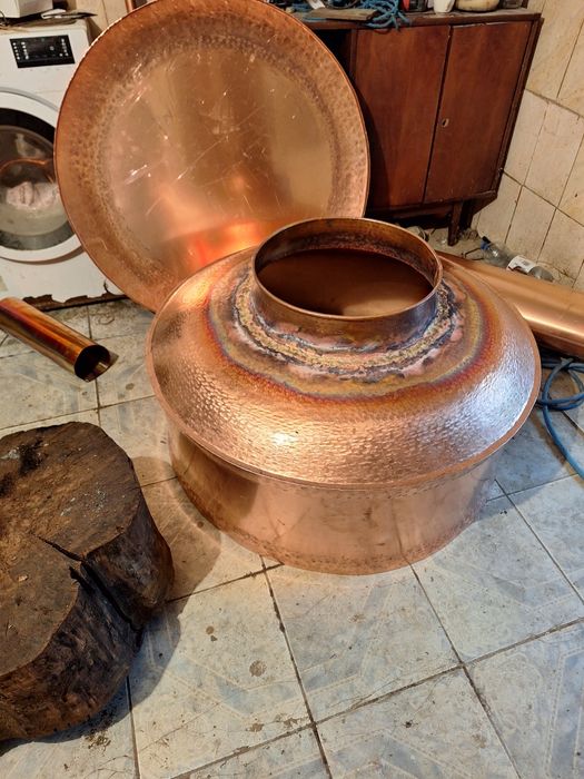 Vând cazan de făcut țuică cu capacitatea de 250litri
