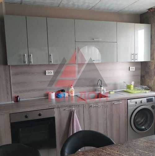 Дава се под наем Четиристаен апартамент в Варна, Аспарухово - 100 кв.м за 663 € - Снимка #1