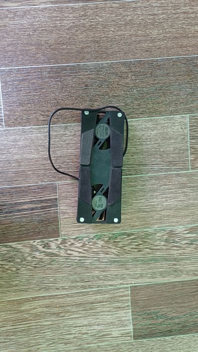 Кулер куллер для ноутбука  в хорошем состоянии