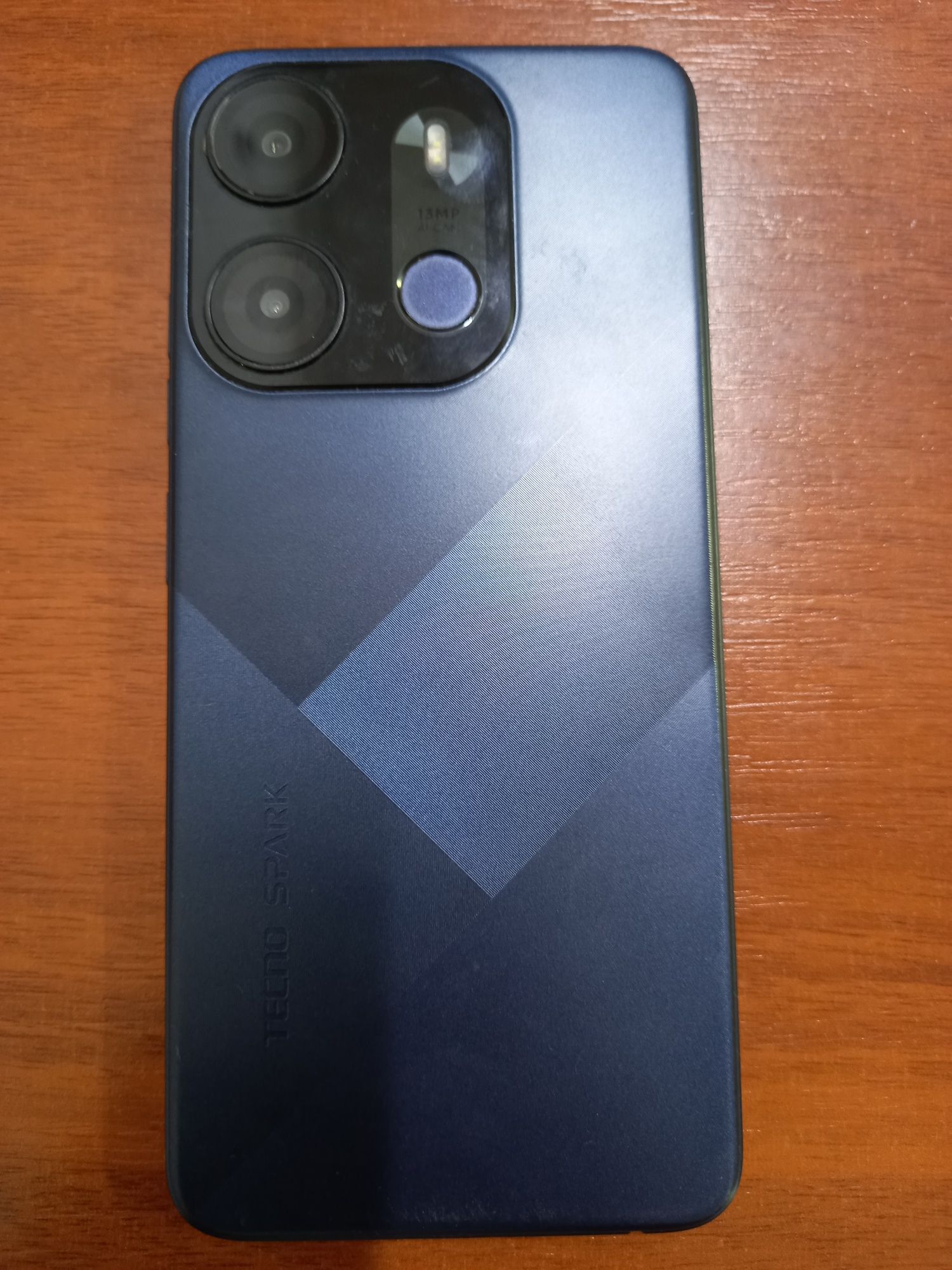 Смартфон Tecno Spark