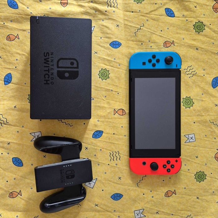 Consola NINTENDO Switch (Joy-Con Neon Red/Blue)