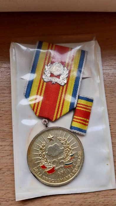 Medalie,25 ani de la proclamarea Republicii