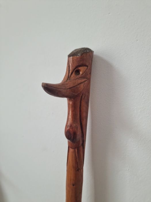 Baston din lemn sculptat integral manual dintr-o singura bucata