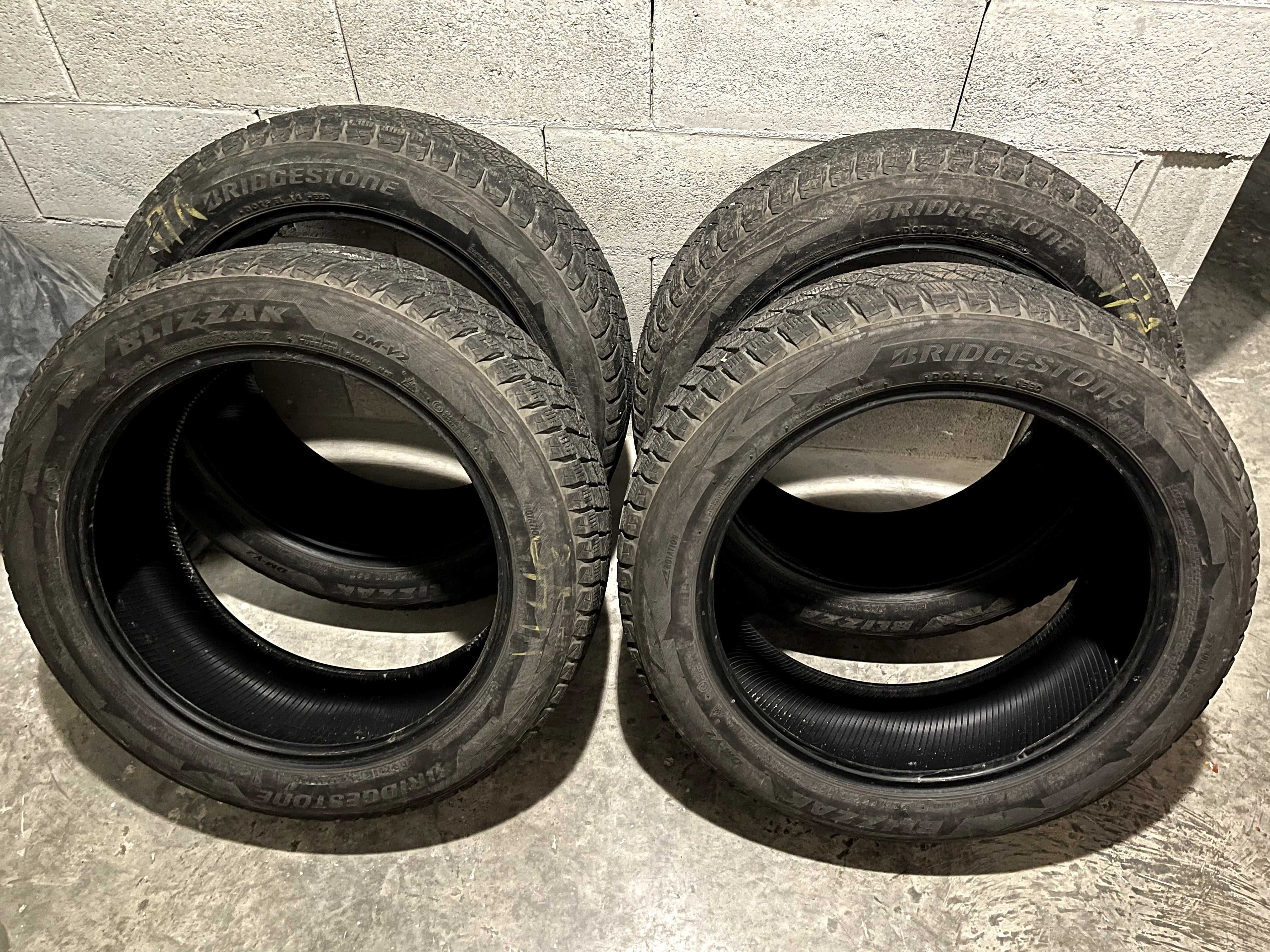 Зимни гуми добро състояние Bridgestone Blizzak 225/55/19