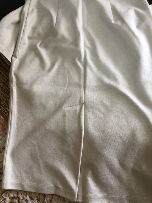 Продается костюм ( жакет с юбкой ).