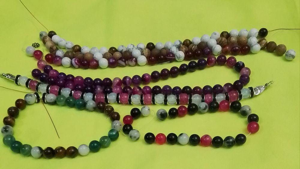 Колиета,гривни    естествен камък размер по поръчка