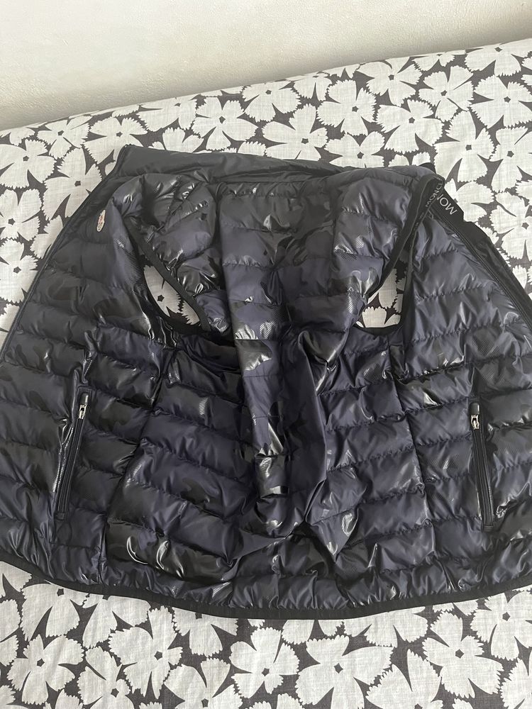 Vand vesta Moncler