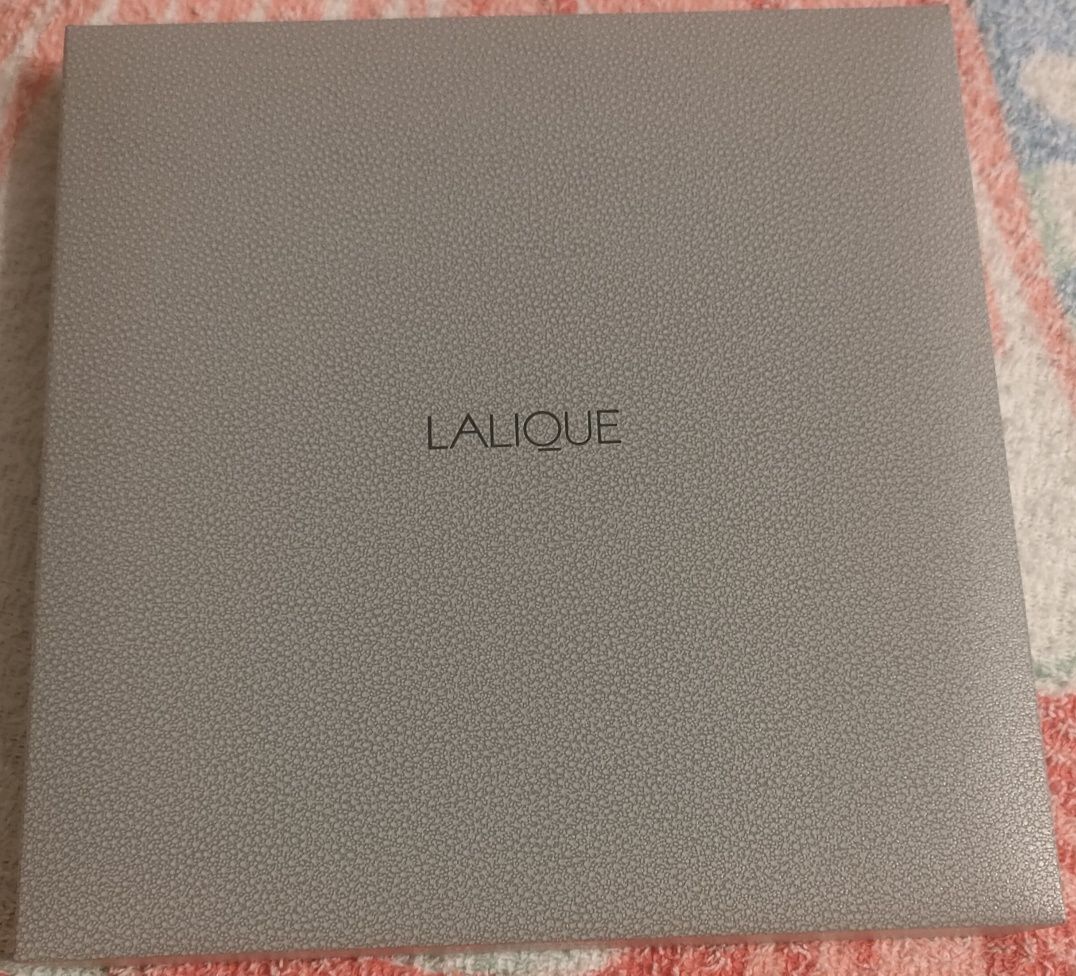 Продам новое колье Lalique