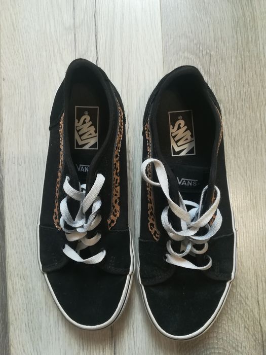 Кецове, номер 40 Маркови на Vans