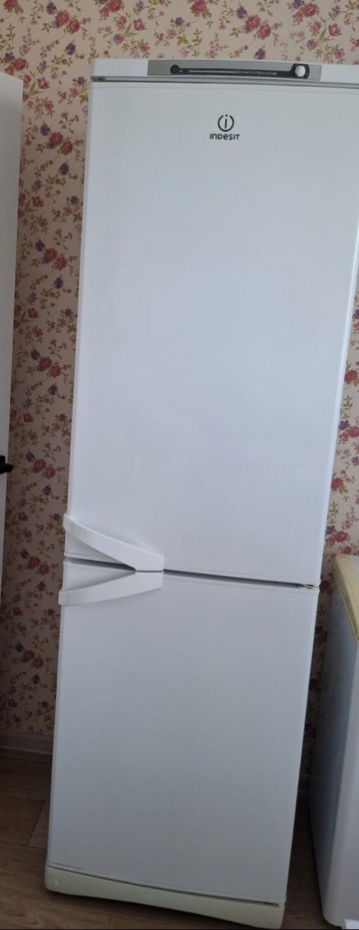Продаём холодильник в рабочем  состоянии