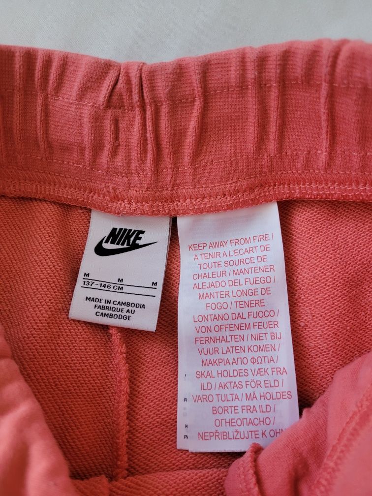 Pantaloni scurți Nike 10-12 ani