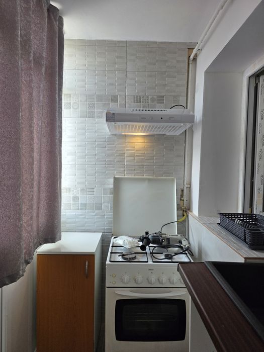 De inchiriat apartament zona polivalenta ,targoviste