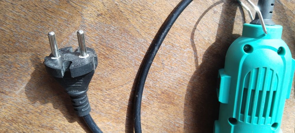 Продается бор машинка Louxor