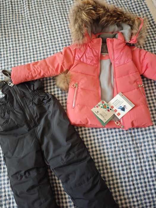 Продам зимнюю детскую куртку для девочки