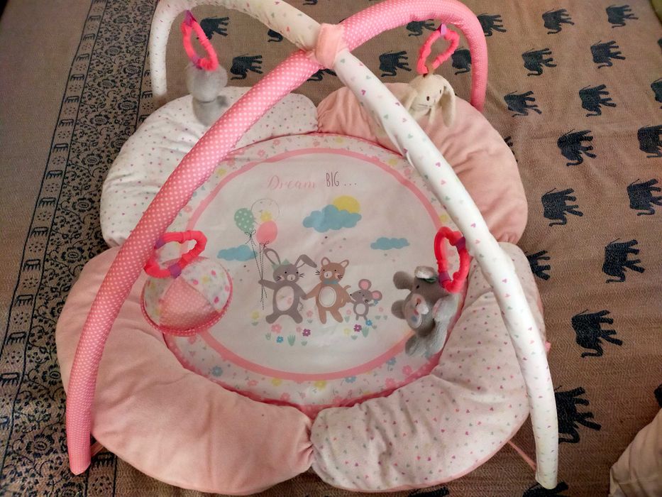 Saltea cu activități Mothercare pt bebeluși