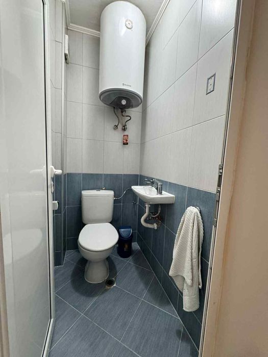 Дава се под наем Тристаен апартамент в Пловдив, Кършияка - 106 кв.м за 562 € - Снимка #8